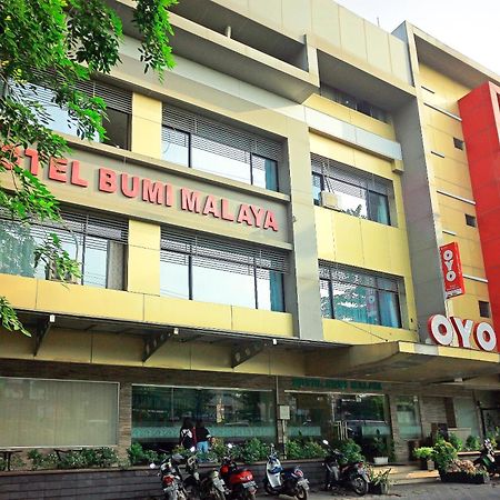 Oyo 1009 Hotel Bumi Malaya Medan Exterior photo