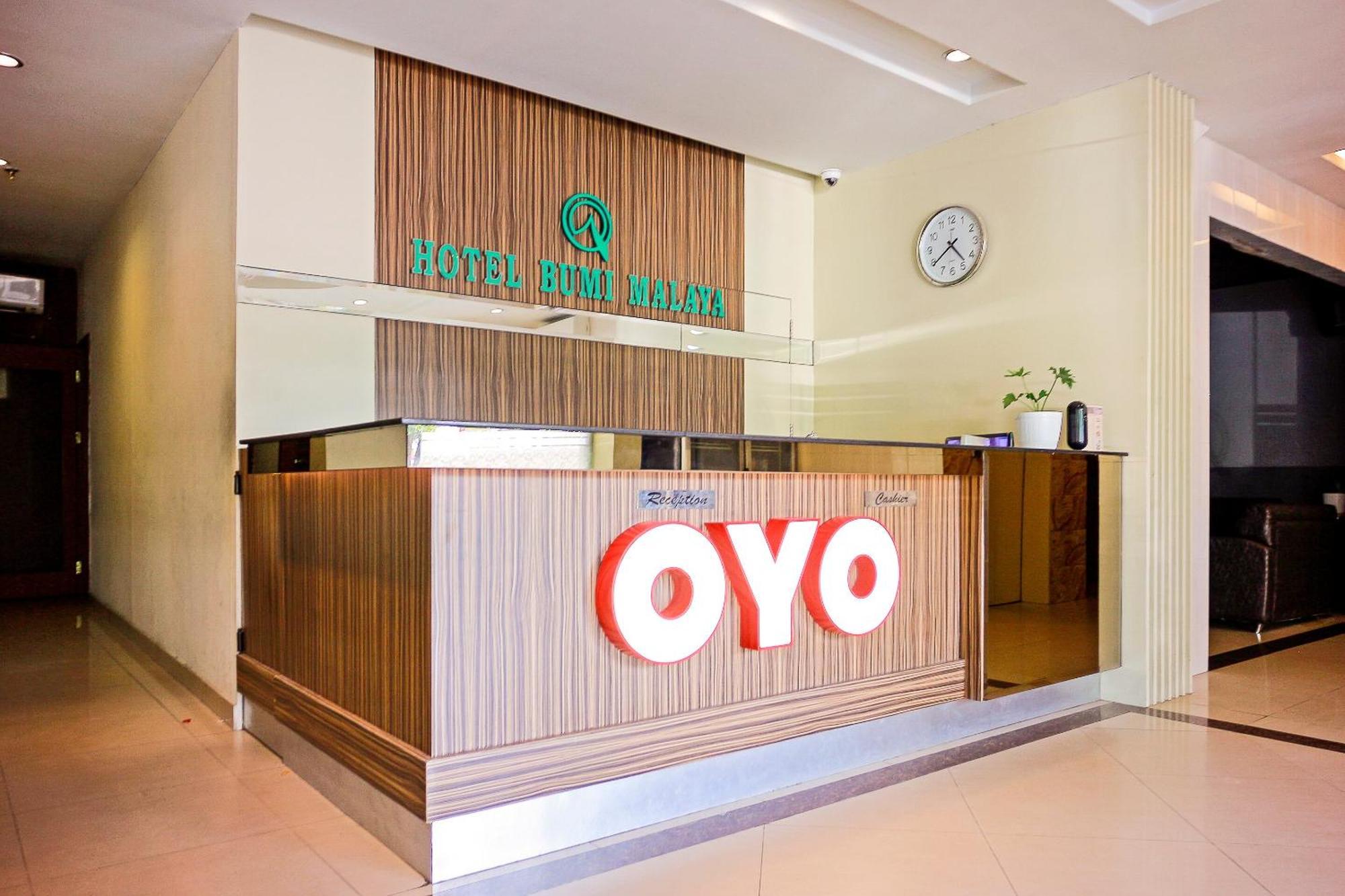Oyo 1009 Hotel Bumi Malaya Medan Exterior photo